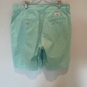 Vineyard vines club short